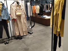 -URBAN REVIVO(上海中庚漫游城店)