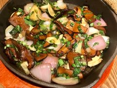铁盘香煎黑牛肝菌-云海肴云南菜(正大广场店)