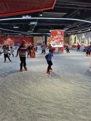 点击看大图 -冰世界真冰场(欢乐汇店)