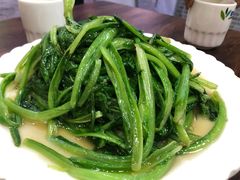 清炒油麦菜-清真·伊清阁餐厅
