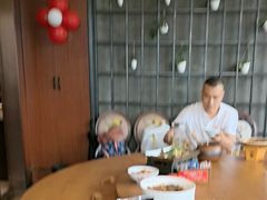 -琥珀老六龙虾(四里河店)