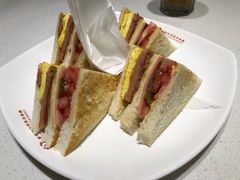 -香港新发烧腊茶餐厅(水围店)