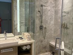 -上海漕河泾万丽酒店