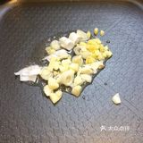 夏季减脂吃什么？好吃又好做的蒜苔炒笔管鱼