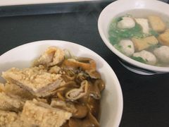 -松树干拌面店