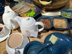 -湊湊火锅·茶憩(南京东路悦荟店)