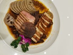 卤水大拼-刘胖子家常菜·蹄花焖藕(兴业店)