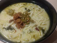-灵芝妹子海鲜米线(劳动公园店)