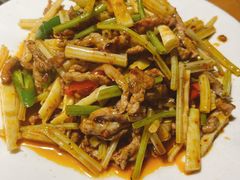 -大众跷脚牛肉馆·非遗传承单位(峨眉山店)