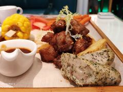 嫩爽牛仔肉大拼盘-杯子红牛排(创意产业园店)