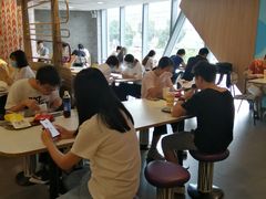 用餐区-麦当劳(中山大道中店)