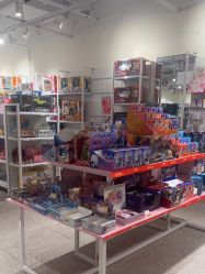 -嗨本可潮玩仓(大兴大悦春风里店)