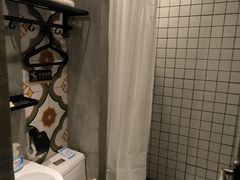 -拖板鞋咖啡旅行酒店(春熙路地铁站店)