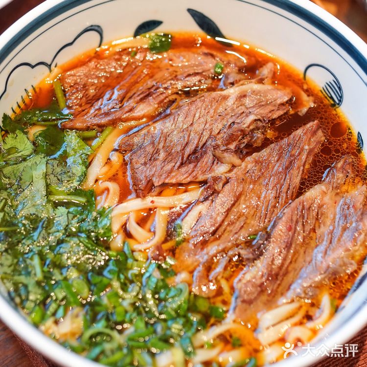 神仙牛肉面，料超足！！