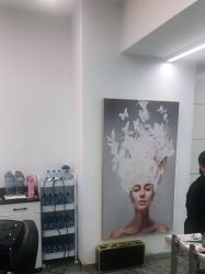 -MODEL'S HAIR