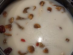 -洪氏嗨捞·广东猪肚鸡·椰子鸡火锅(西咸万象城店)