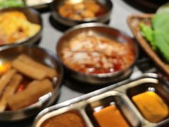 -草家酱蟹炭火烤肉店(珲春南路一店)