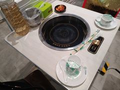 餐具摆设-三清洞摩西韩式年糕火锅(威高广场店)