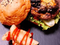 -HIGH FIVE哈福手工汉堡(桂林路店)