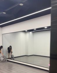 -单色舞蹈