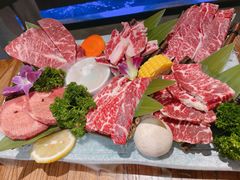 和牛六拼-明洞阿姨·韩式酱蟹烤肉·创意料理(三元桥店)