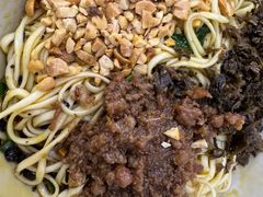 荤燃-万三面馆(青龙正街太古里店)