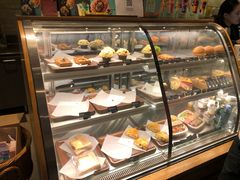 面包甜点陈列柜-星巴克(中远两湾城店)