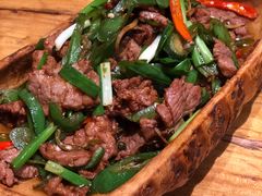 小炒黄牛肉-老滇山寨•云南特色菜•地方菜•民族风情歌舞表演(金碧店)