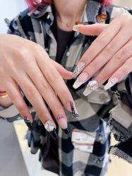 -花系美·美甲美睫精品店