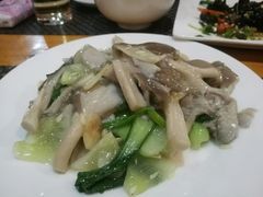 青菜炒平菇-和平饭店