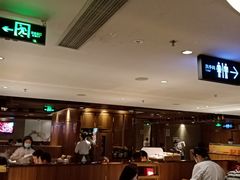 大堂-海底捞火锅鲜切牛肉主题店(长寿路店)