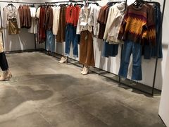 -URBAN REVIVO(西安Momopark店)