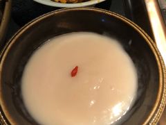 -老牌坊云南鱼豆花火锅(哈西万达店)