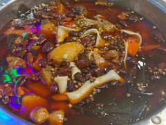 -晓彭肥肠鸡·泡椒鸡火锅(水木天地店)