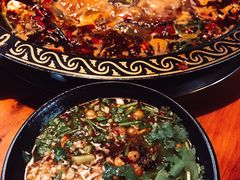 -三道苗苗鱼·美蛙黄辣丁(八里店)