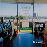 点杯咖啡，看着大海发呆，也是一种生活方式