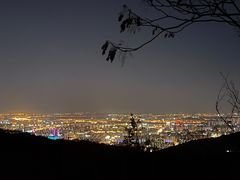 -鬼笑石后山停车场