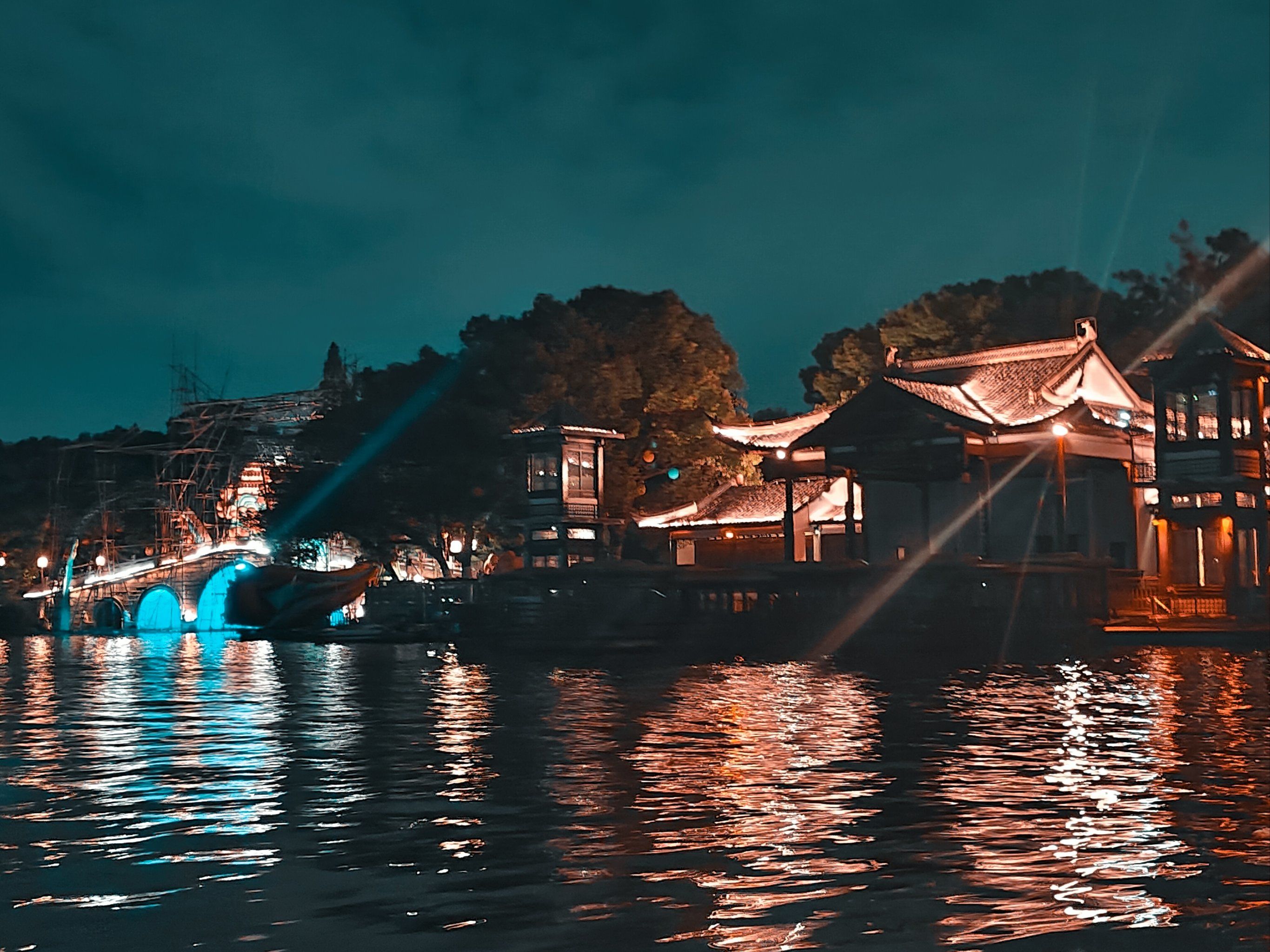 白鹭洲前,夜泊秦淮