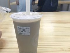 鲜芋茶拿铁-CoCo都可(恒隆456店)