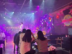 -喜鹊音乐酒馆(西街店)