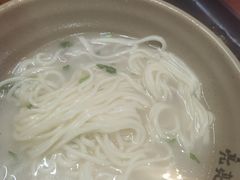 -亮亮面馆(经六路店)