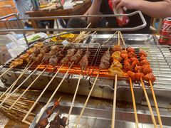 -哈尔滨小酒馆·鲜肉现穿自助烧烤(康新花园店)