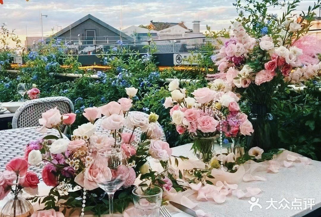 最近去了一家超级迷人的西餐厅— 「北平花园(天安门店)」！