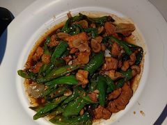 -阿瓦山寨·湘菜现炒·剁椒鱼头王(咸阳总店)