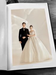 -现代经典婚纱摄影