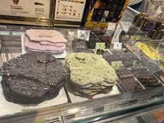-VENCHI 闻绮(上海佛罗伦萨小镇店)