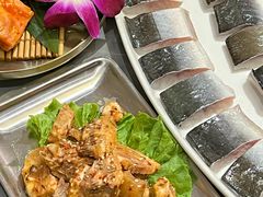 -围炉肉舍•炭烤活鳗•丹东海鲜烤肉(步行街店)