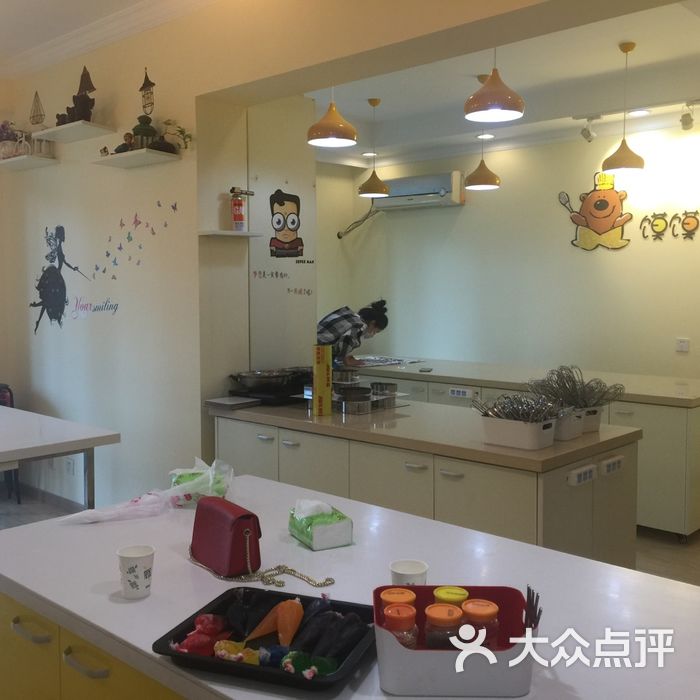 馍馍熊西点diy烘焙坊