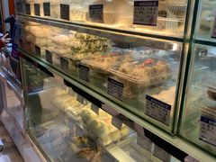 面包甜点陈列柜-白玉兰食品甜凤店(合生汇店)