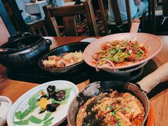 -云海肴·汽锅鸡·云南菜(天山百盛优客店)